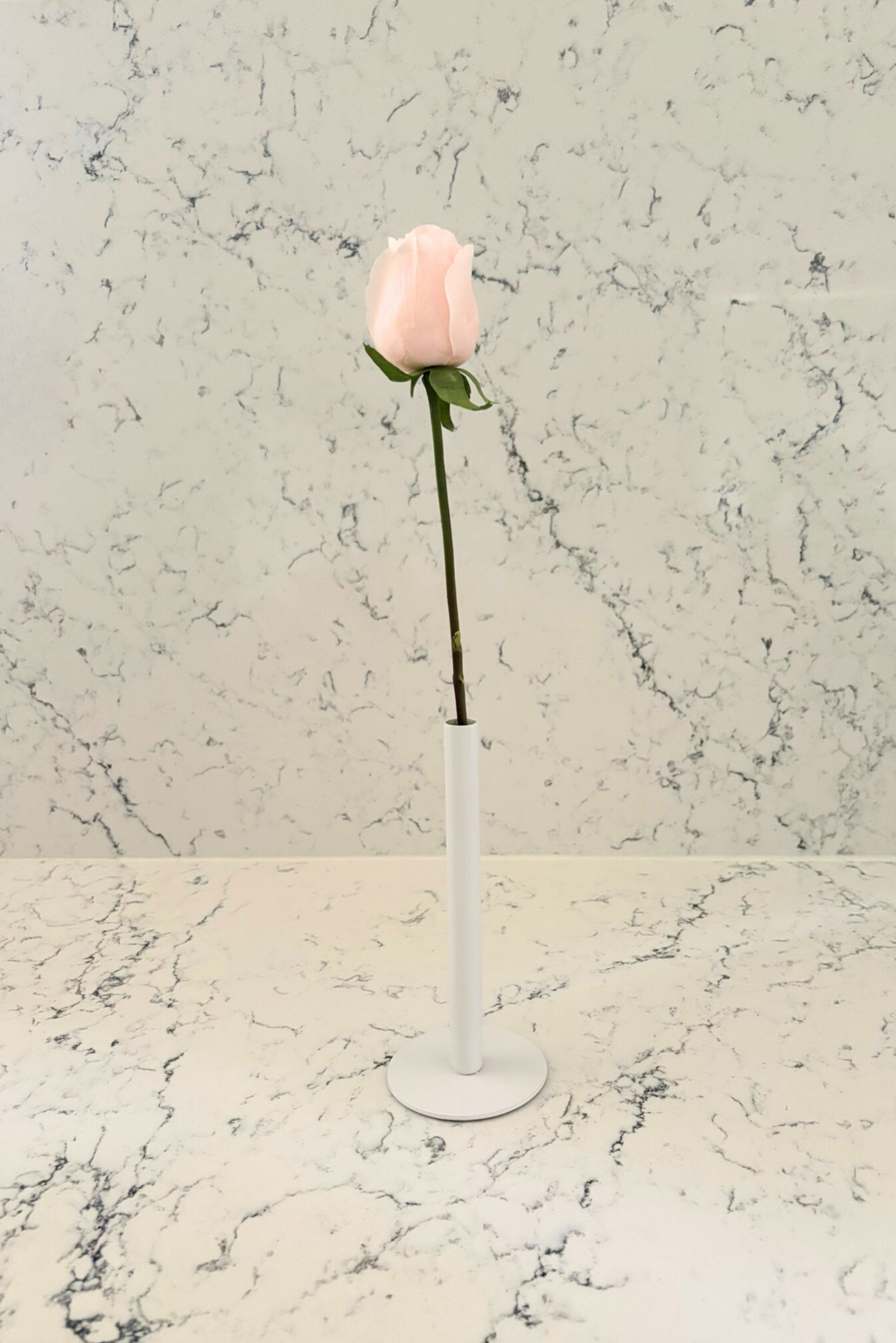 Pure Elegance Signature Collection | Single Stem Short Accent